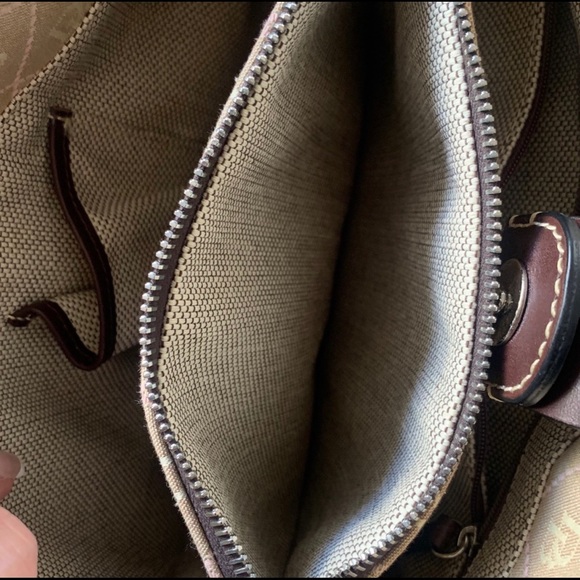 Dooney and Bourke purse - Picture 5 of 7